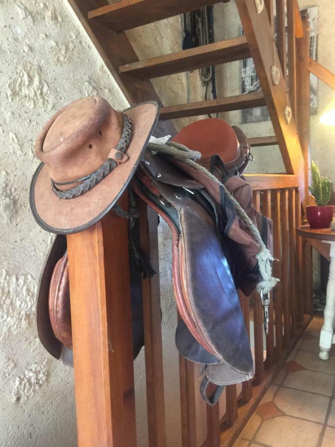 Bed and Breakfast Le Peyrail Les Leves-et-Thoumeyragues Екстер'єр фото
